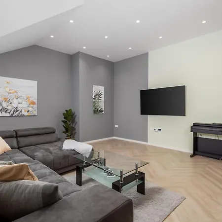 Noa's Apartment